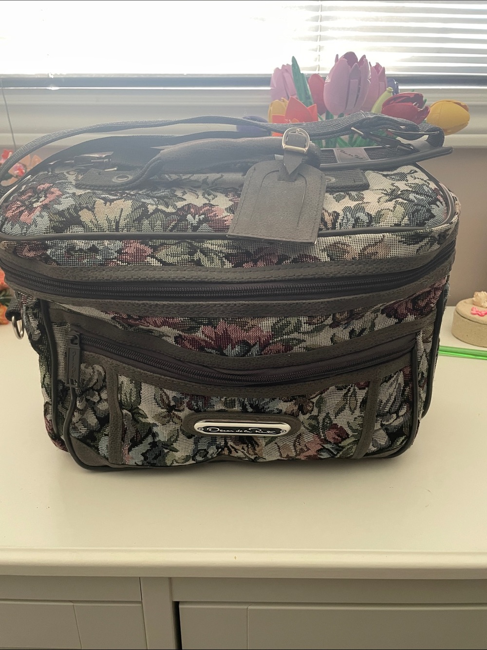 Oscar de la Renta Gray Floral TapestryCosmetic Travel Bag